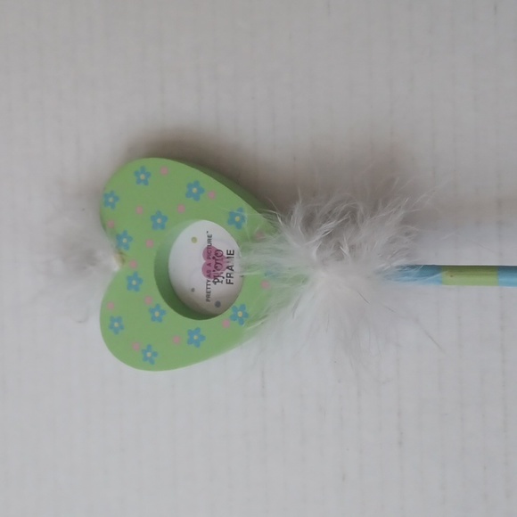 $4 Add-on Silly Heart Shaped Frame - Small Round Photo - Picture 5 of 10